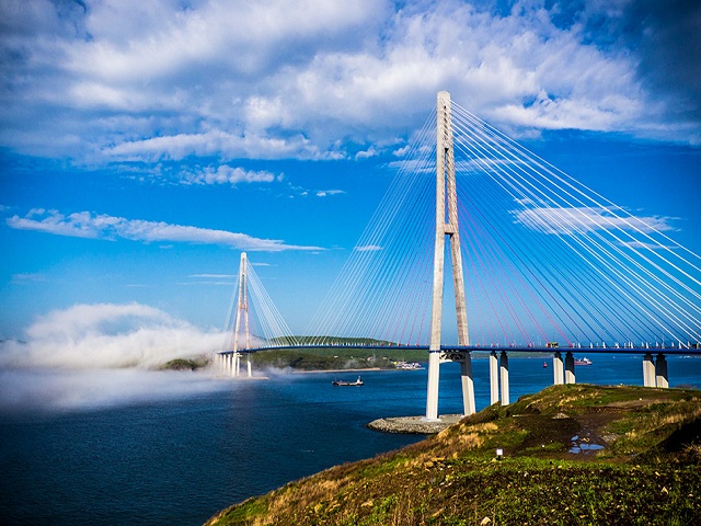 Участвуйте в полумарафоне «Мосты Владивостока» и выйграйте поездку на ГУАМ