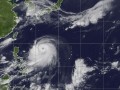 Мощный тайфун "Ногури", натворивший бед в Окинаве, угрожает Токио