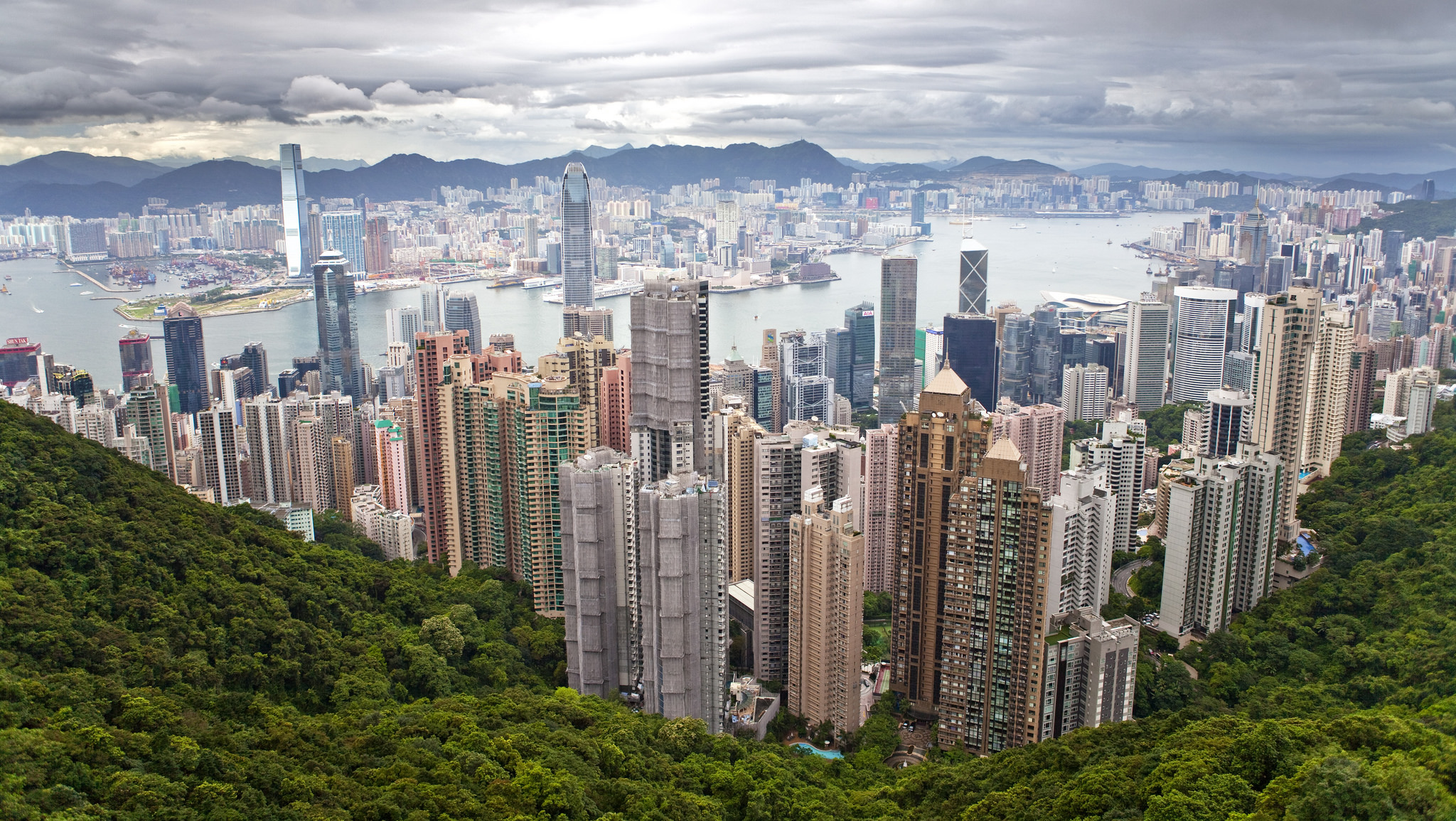 Гонконг у каждой свой:  ради чего туда стоит стремиться